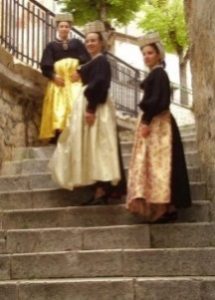 scanno donne in costume tradizionale